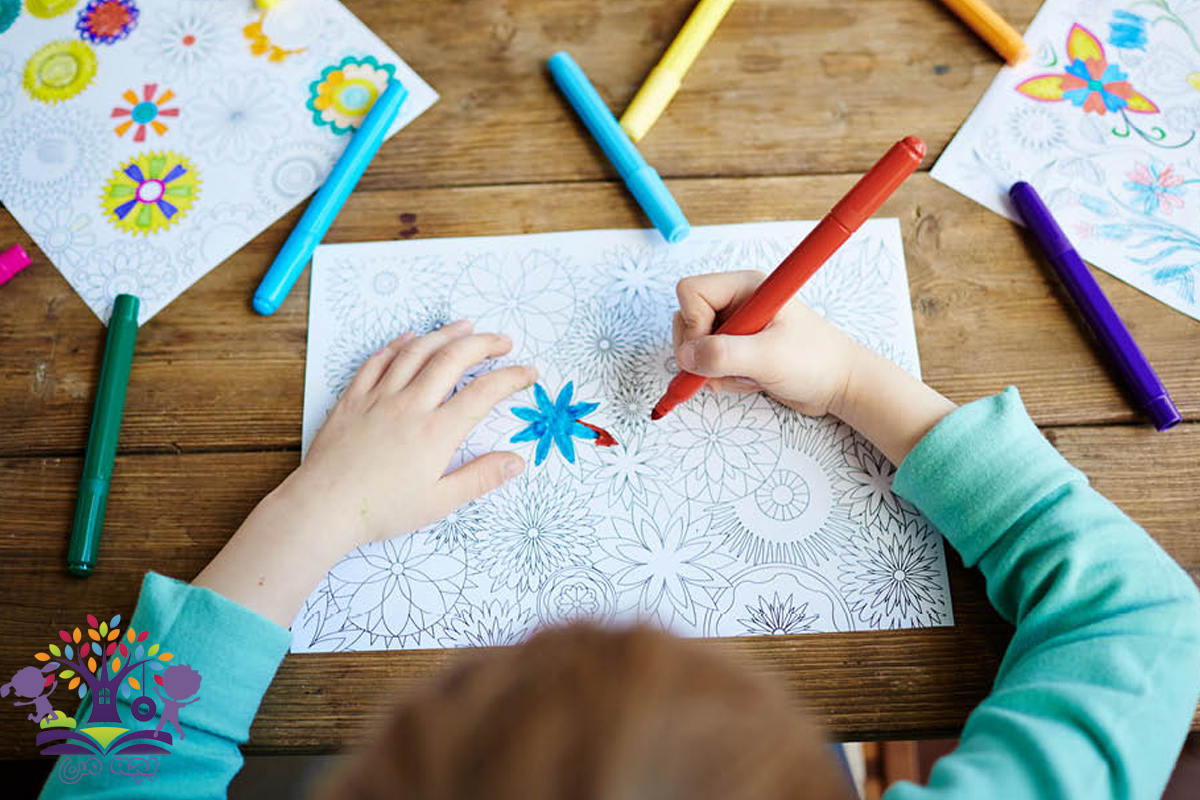 تاثیر کتاب رنگ آمیزی در توسعه مهارت‌های حرکتی ظریف کودکان