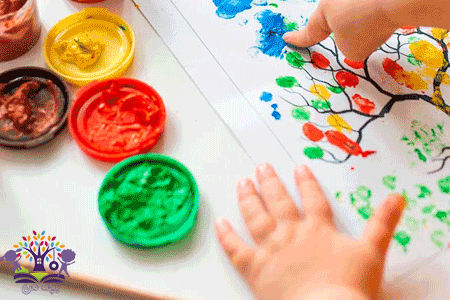 تأثیر نقاشی با رنگ انگشتی بر مهارت‌های دست‌ورزی: